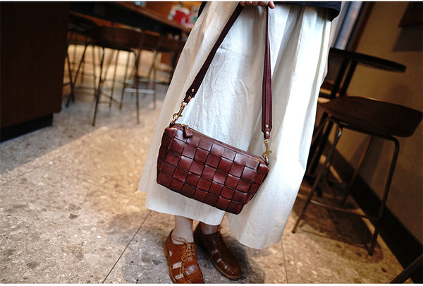 Taiwan Lee Kee Leather Goods Lee Kee original genuine leather handmade weaving style vegetable tanned cow leather niche retro high-end armpit bag No. M106 first layer cowhide leather bag leather original handmade genuine leather leather goods