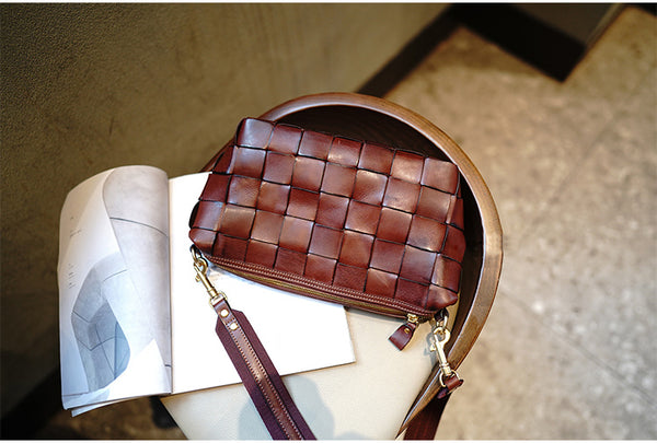 Taiwan Lee Kee Leather Goods Lee Kee original genuine leather handmade weaving style vegetable tanned cow leather niche retro high-end armpit bag No. M106 first layer cowhide leather bag leather original handmade genuine leather leather goods
