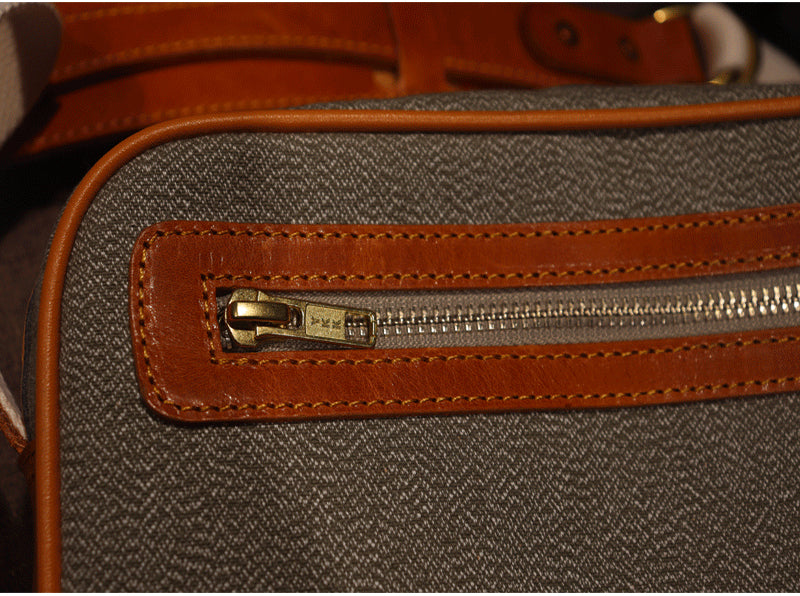 Taiwan Lee Kee Leather Goods Lee Kee original genuine leather handmade pepper and salt messenger bag No. 9939 first layer cowhide bag leather original handmade genuine leather leather goods