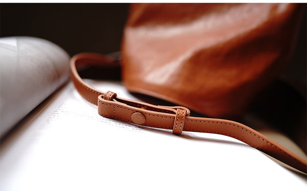 Taiwan Lee Kee Leather Goods Lee Kee original genuine leather handmade soft の下の women's bag crossbody shoulder bucket bag No. M1915 first layer cowhide bag leather original handmade leather leather goods