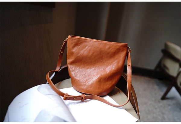 Taiwan Lee Kee Leather Goods Lee Kee original genuine leather handmade soft の下の women's bag crossbody shoulder bucket bag No. M1915 first layer cowhide bag leather original handmade leather leather goods