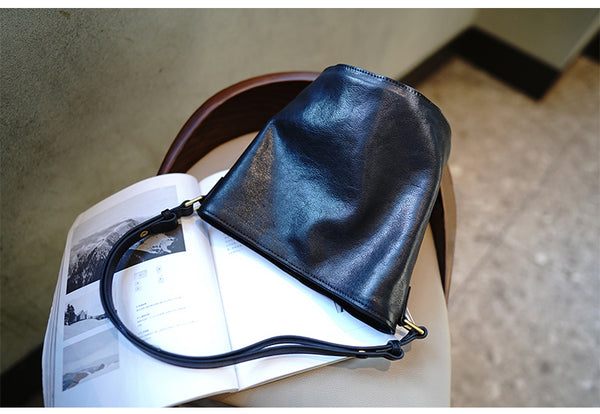 Taiwan Lee Kee Leather Goods Lee Kee original genuine leather handmade soft の下の women's bag crossbody shoulder bucket bag No. M1915 first layer cowhide bag leather original handmade leather leather goods