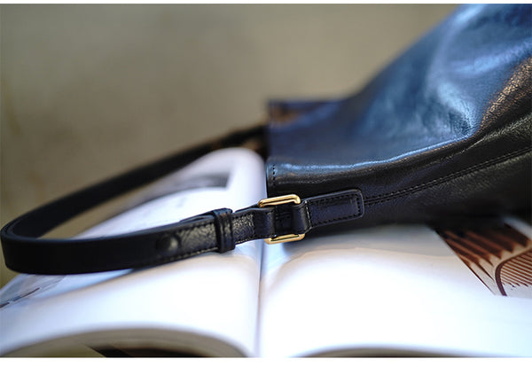 Taiwan Lee Kee Leather Goods Lee Kee original genuine leather handmade soft の下の women's bag crossbody shoulder bucket bag No. M1915 first layer cowhide bag leather original handmade leather leather goods