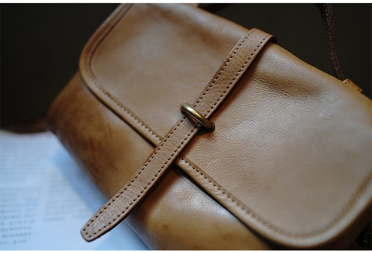 สินค้าเครื่องหนัง Lee Kee ของไต้หวัน Lee Kee หนังแท้ทำมือต้นฉบับ帯ตกแต่งด้วยองค์ประกอบり人気のถุง Messenger สี่เหลี่ยมแนวนอนยาวหมายเลข M1055 กระเป๋าหนังวัวชั้นแรกหนังทำด้วยมือของแท้สินค้าเครื่องหนัง