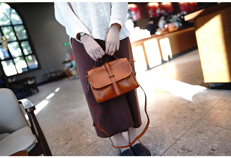 สินค้าเครื่องหนัง Lee Kee ของไต้หวัน Lee Kee หนังแท้ทำมือต้นฉบับ帯ตกแต่งด้วยองค์ประกอบり人気のถุง Messenger สี่เหลี่ยมแนวนอนยาวหมายเลข M1055 กระเป๋าหนังวัวชั้นแรกหนังทำด้วยมือของแท้สินค้าเครื่องหนัง