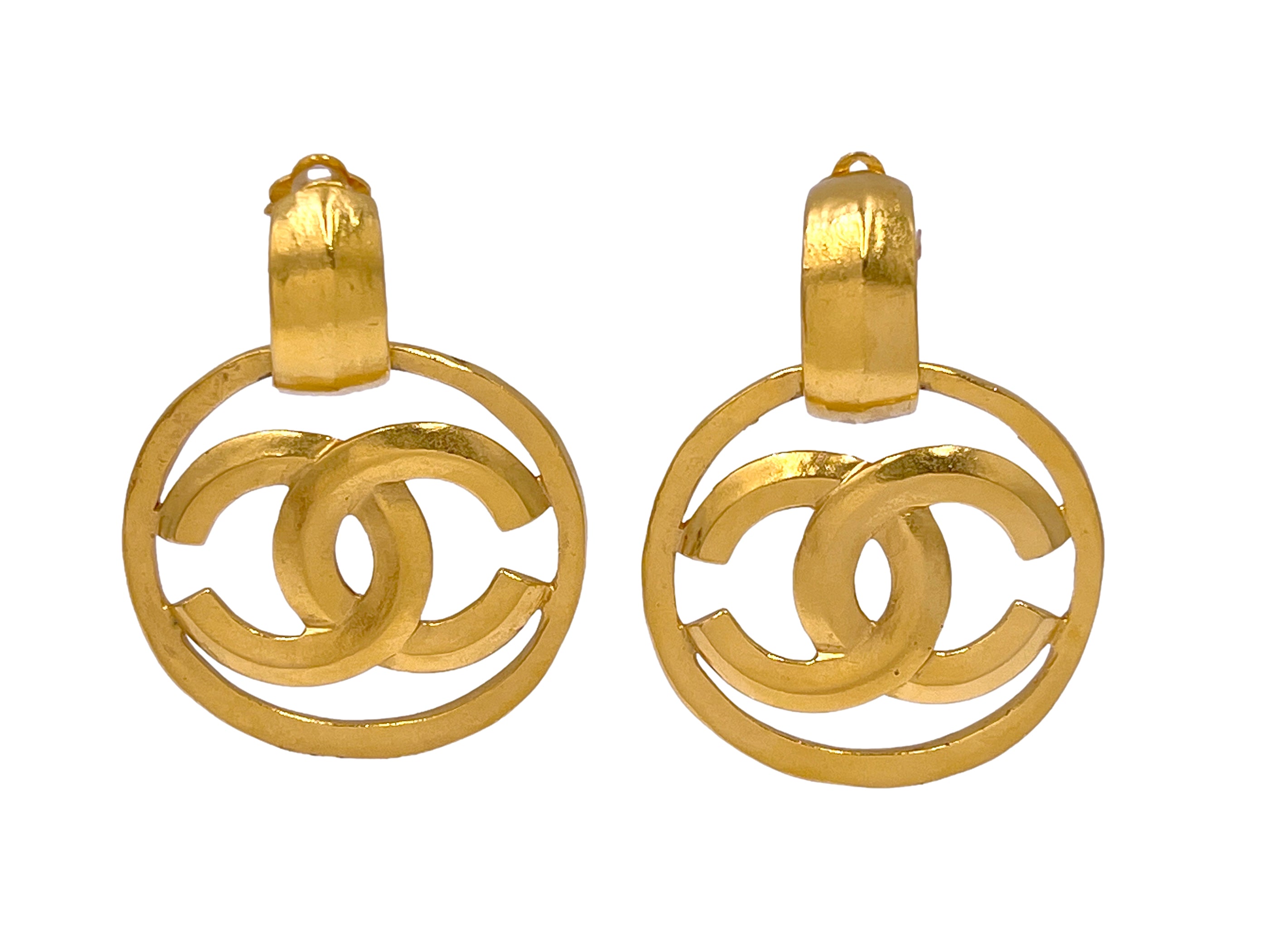 Chanel Vintage 96P Door Knocker Style CC Circle Logo Dangle Earrings