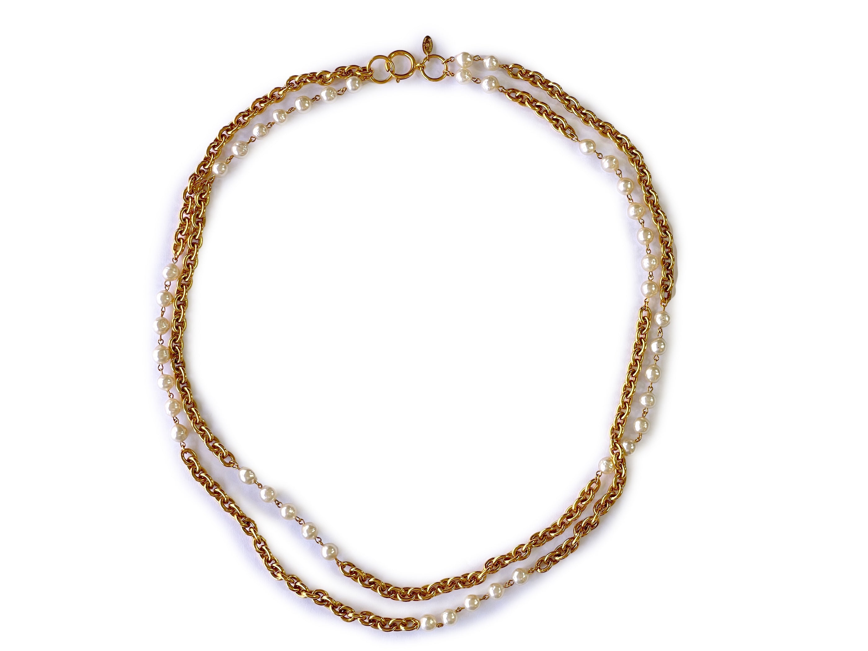 Chanel Vintage 1980s Rihanna Pearl and Gold Chain Long Station Necklace