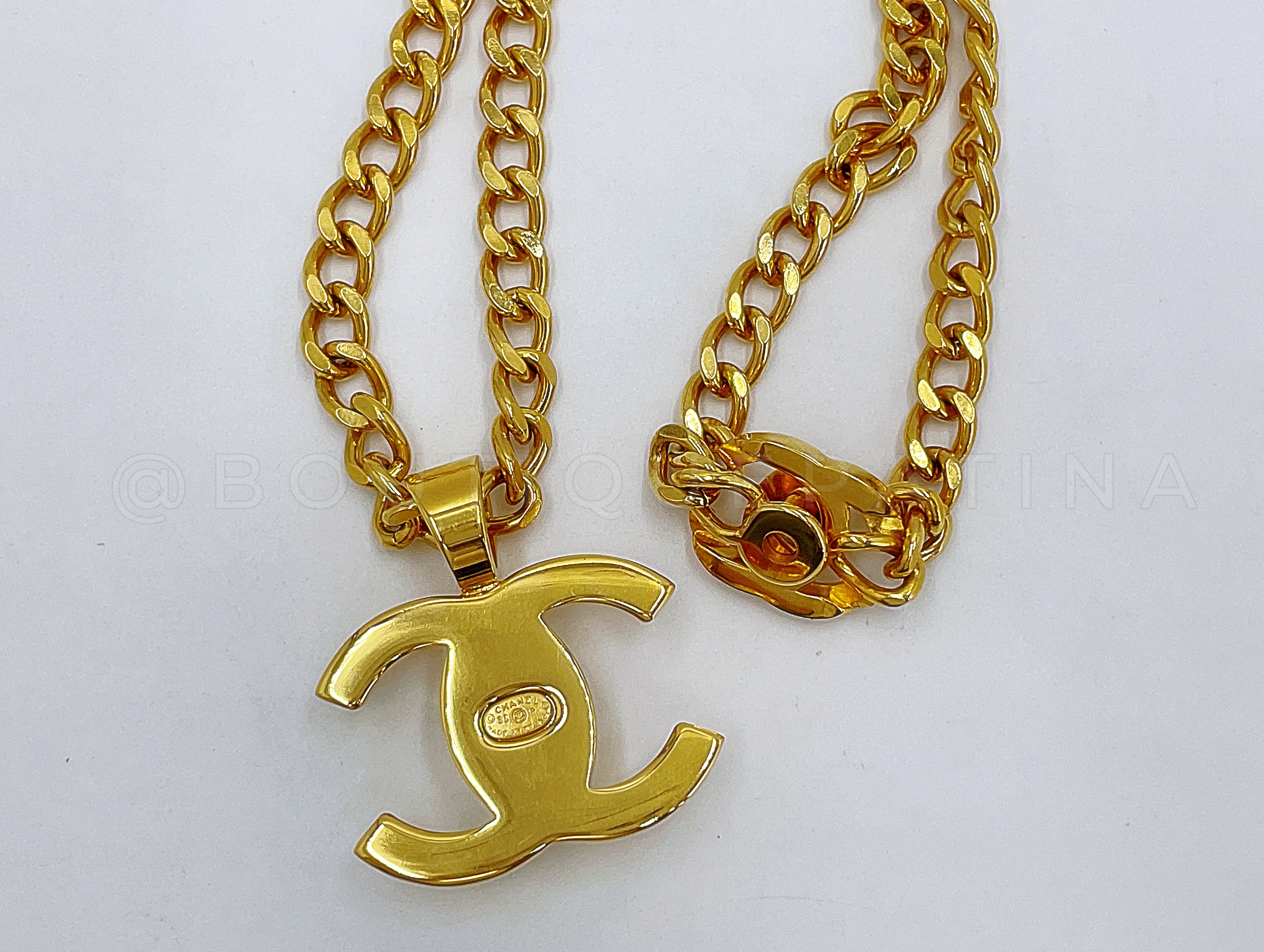 Chanel Vintage 96P Medium Double Turnlock Chain Necklace