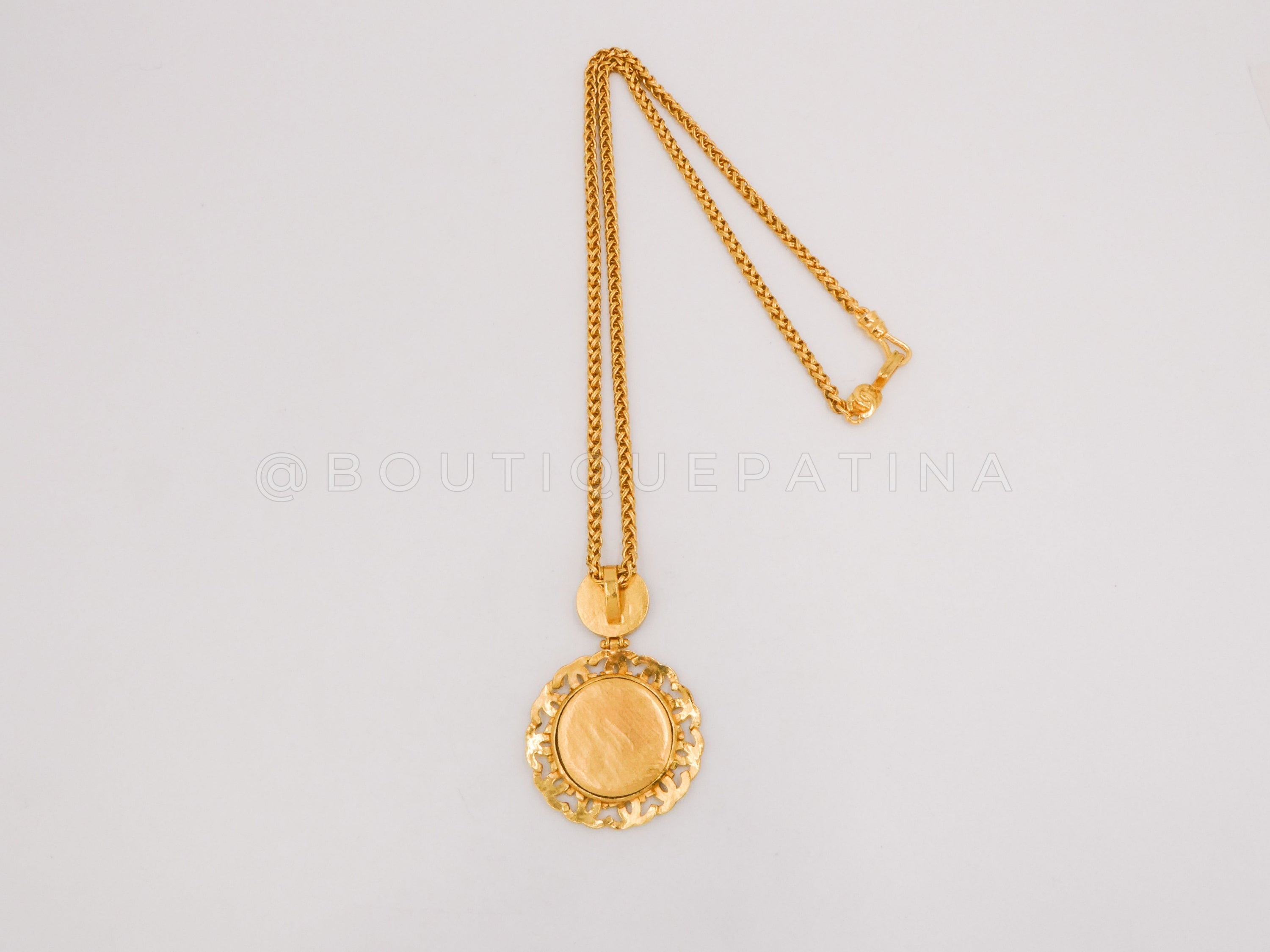 Chanel 95A Vintage Mirror Mother of Pearl Pendant Necklace