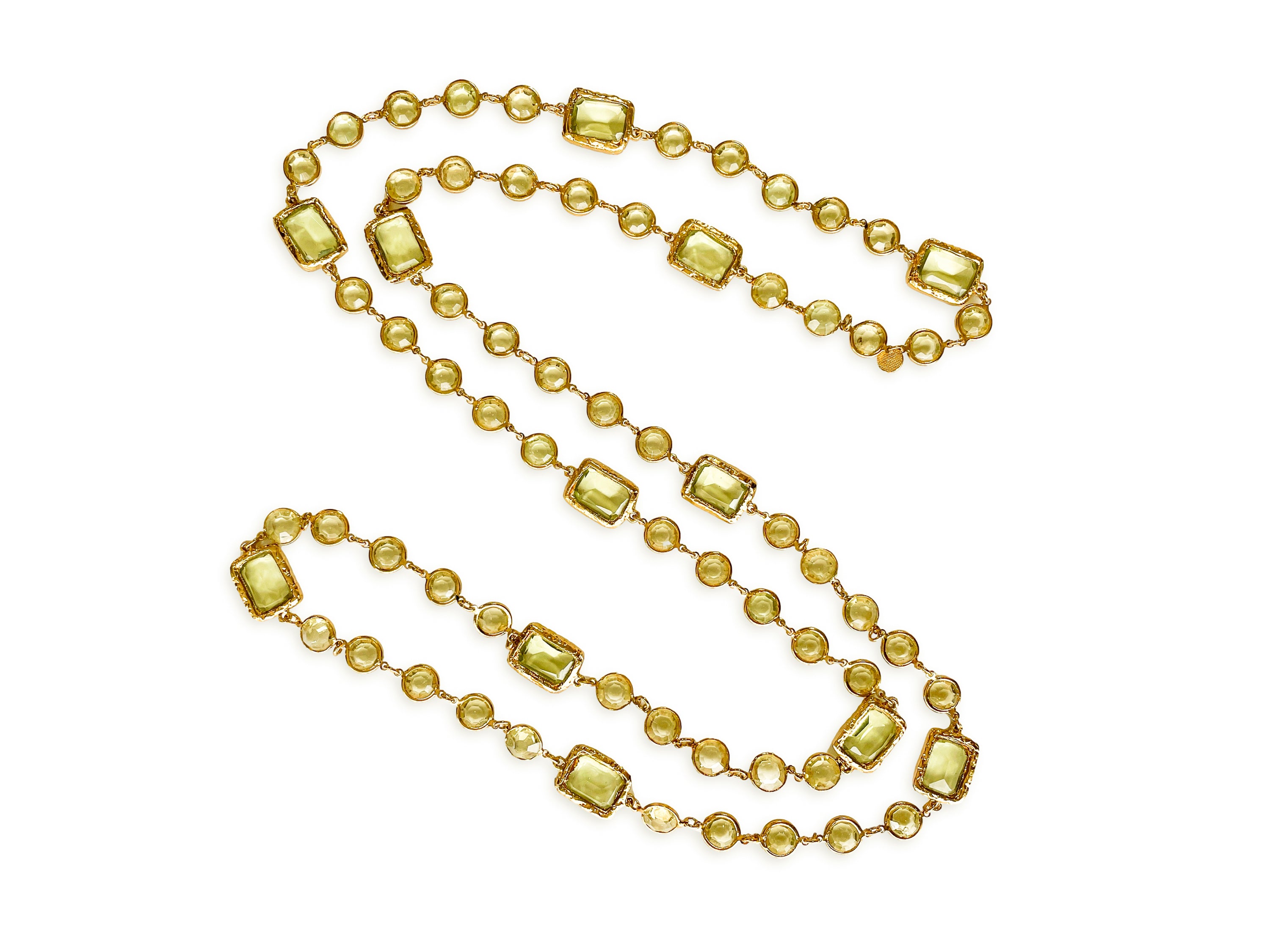 Chanel 1981 Vintage Light Apple Green Crystal Chicklet Sautoir Station Strand Necklace