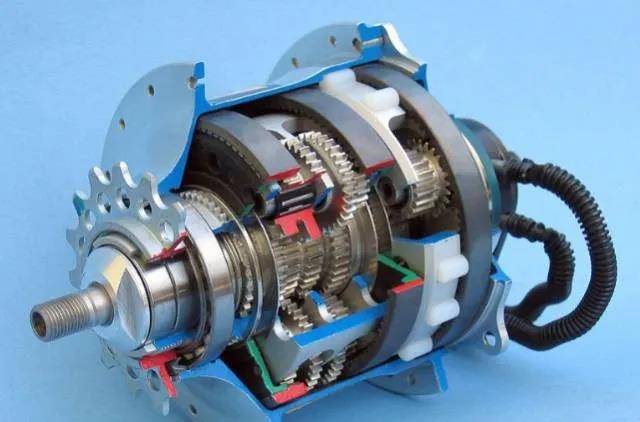 Internally geared hub
