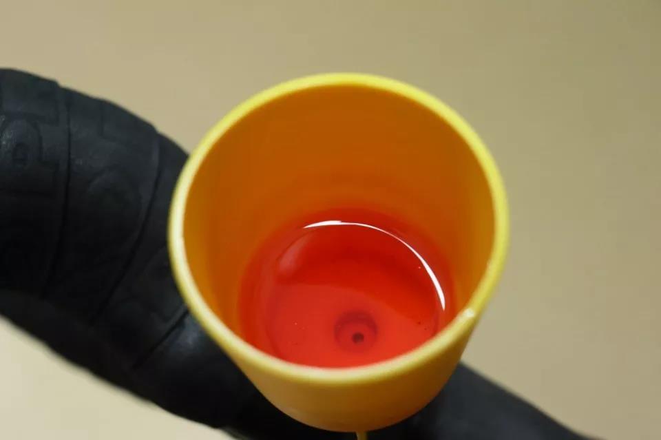 the color difference of the oil