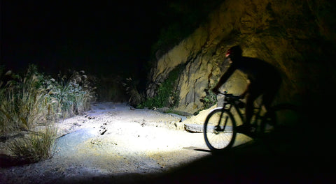 Riding in the dark with Wuben flashlight