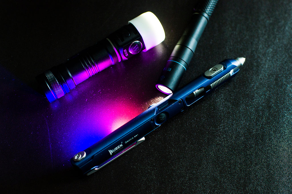 The gecko E61 penlight comes with a clip