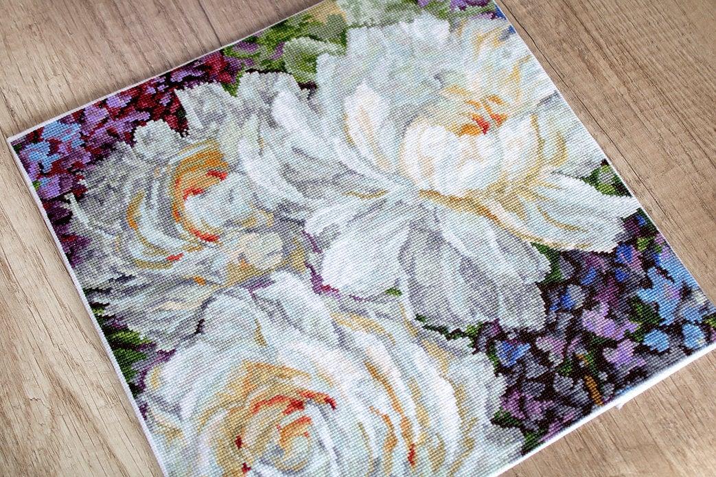 Counted Cross Stitch Kit White Roses Leti930