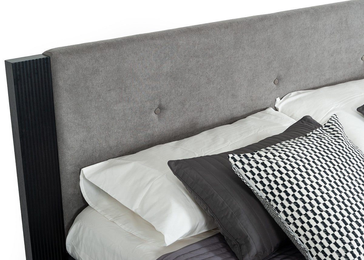 Patroel Contemporary Grey & Black Bed