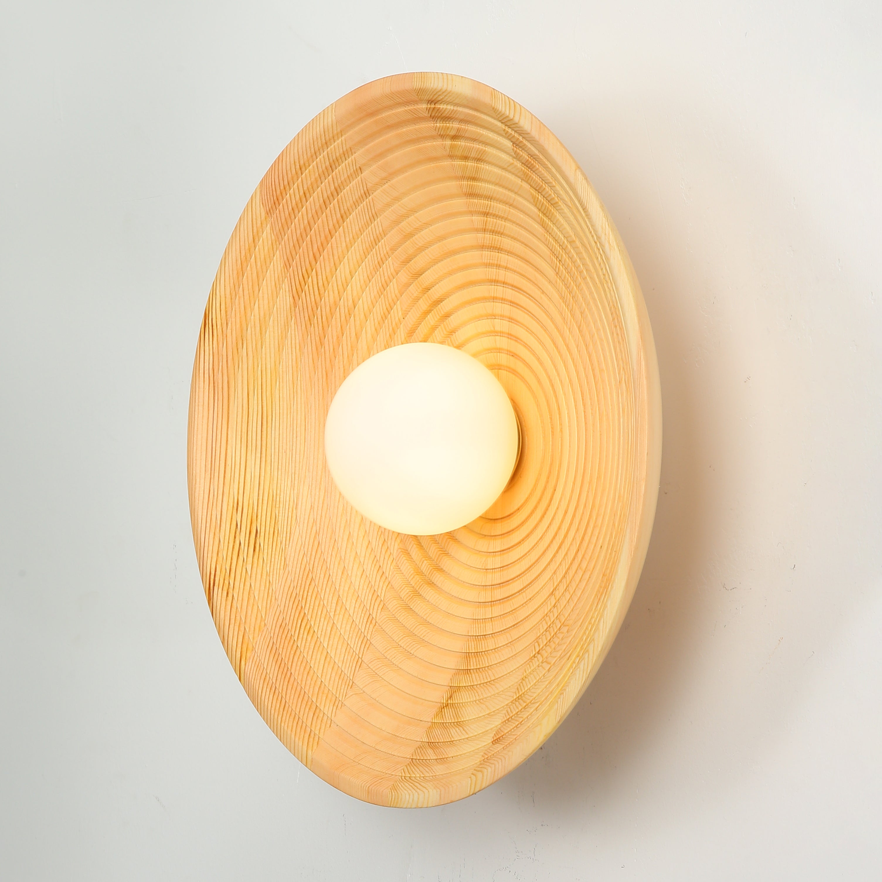 Longleaf Wooden Plate Simple and Elegant Wall Light