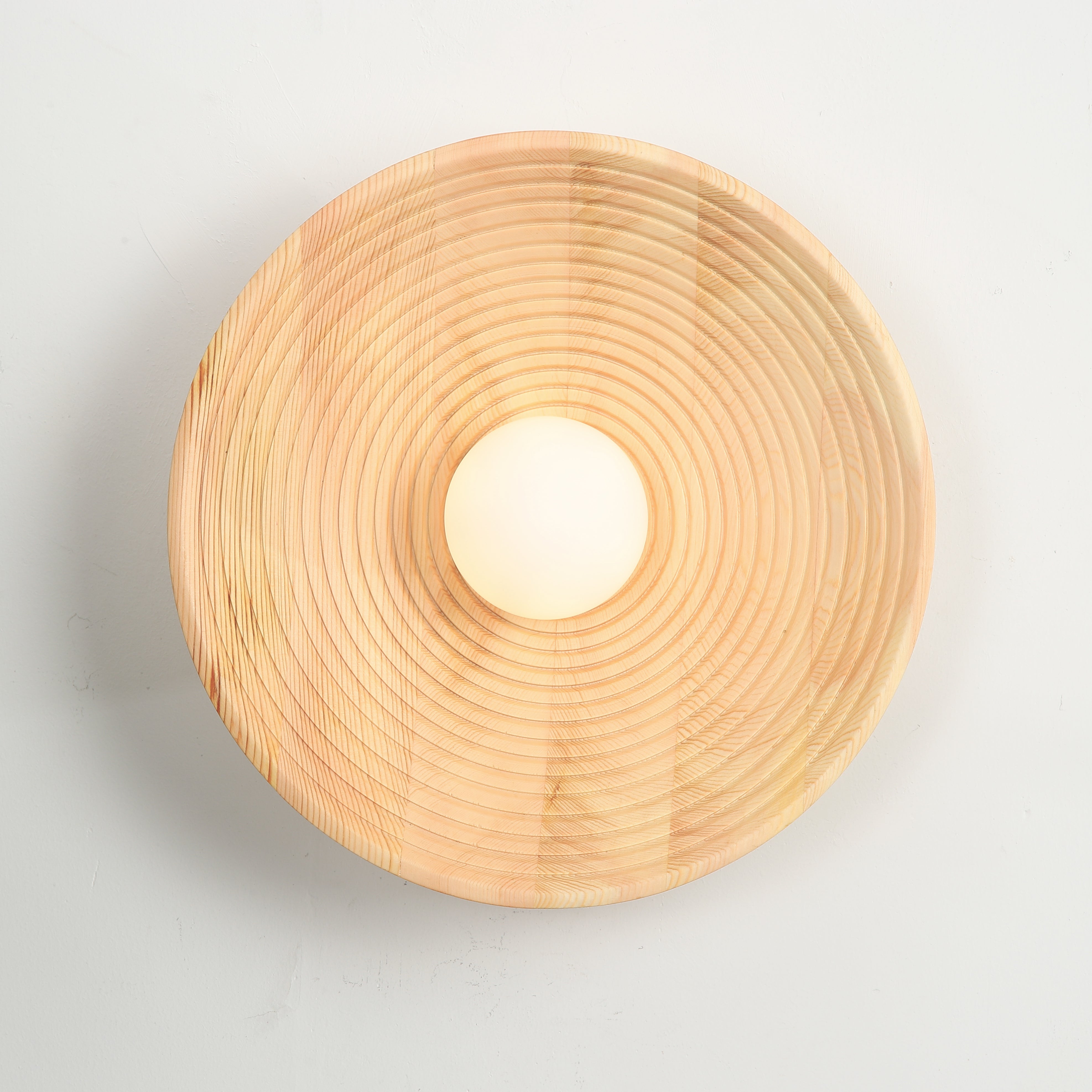 Longleaf Wooden Plate Simple and Elegant Wall Light