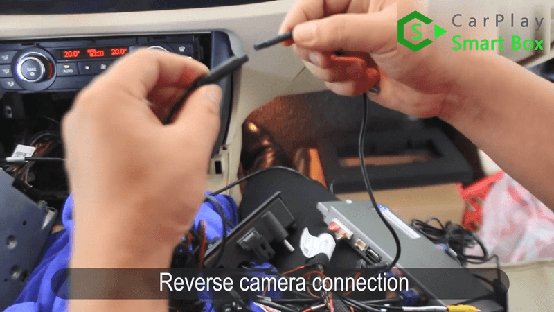 13.Reverse camera connection.