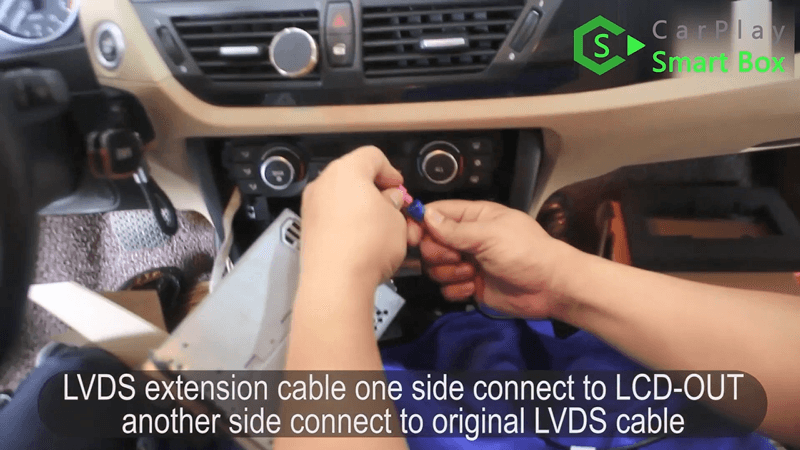 4.Il cavo di prolunga LVDS si collega da un lato all'uscita LCD, dall'altro lato si collega al cavo LVDS originale.