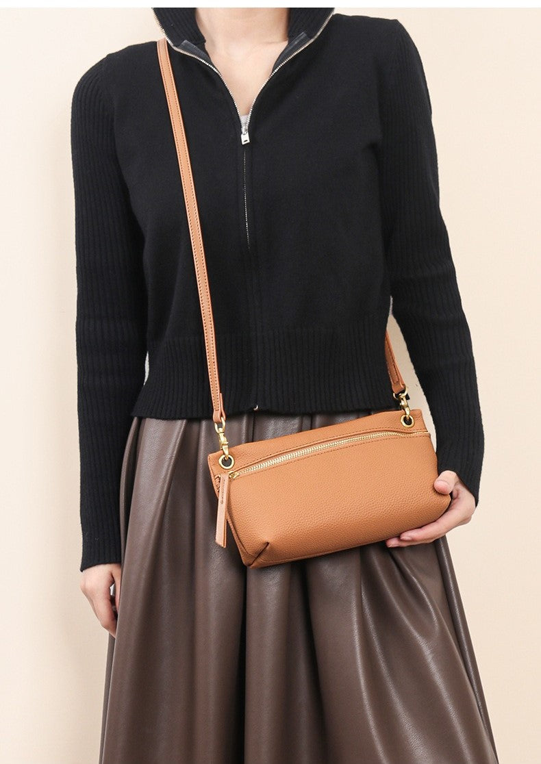 himoda leather baguette crossbody bag detail 2