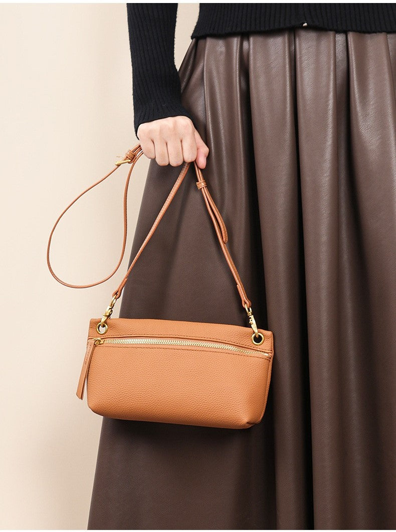 himoda leather baguette crossbody bag detail 3