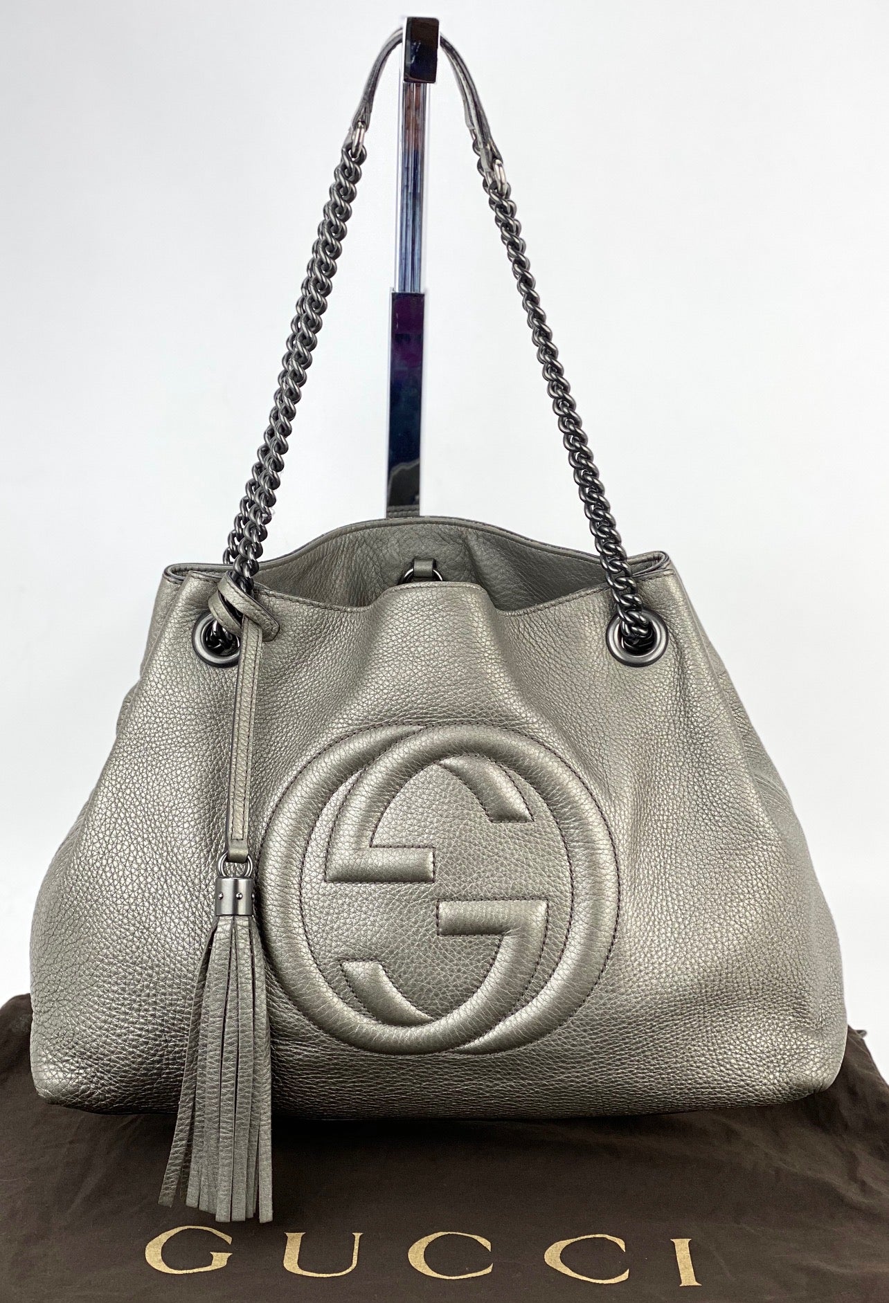 Gucci Metallic Pewter Pebbled Soho Medium Chain Tote Shoulder Hobo bag Pre owned