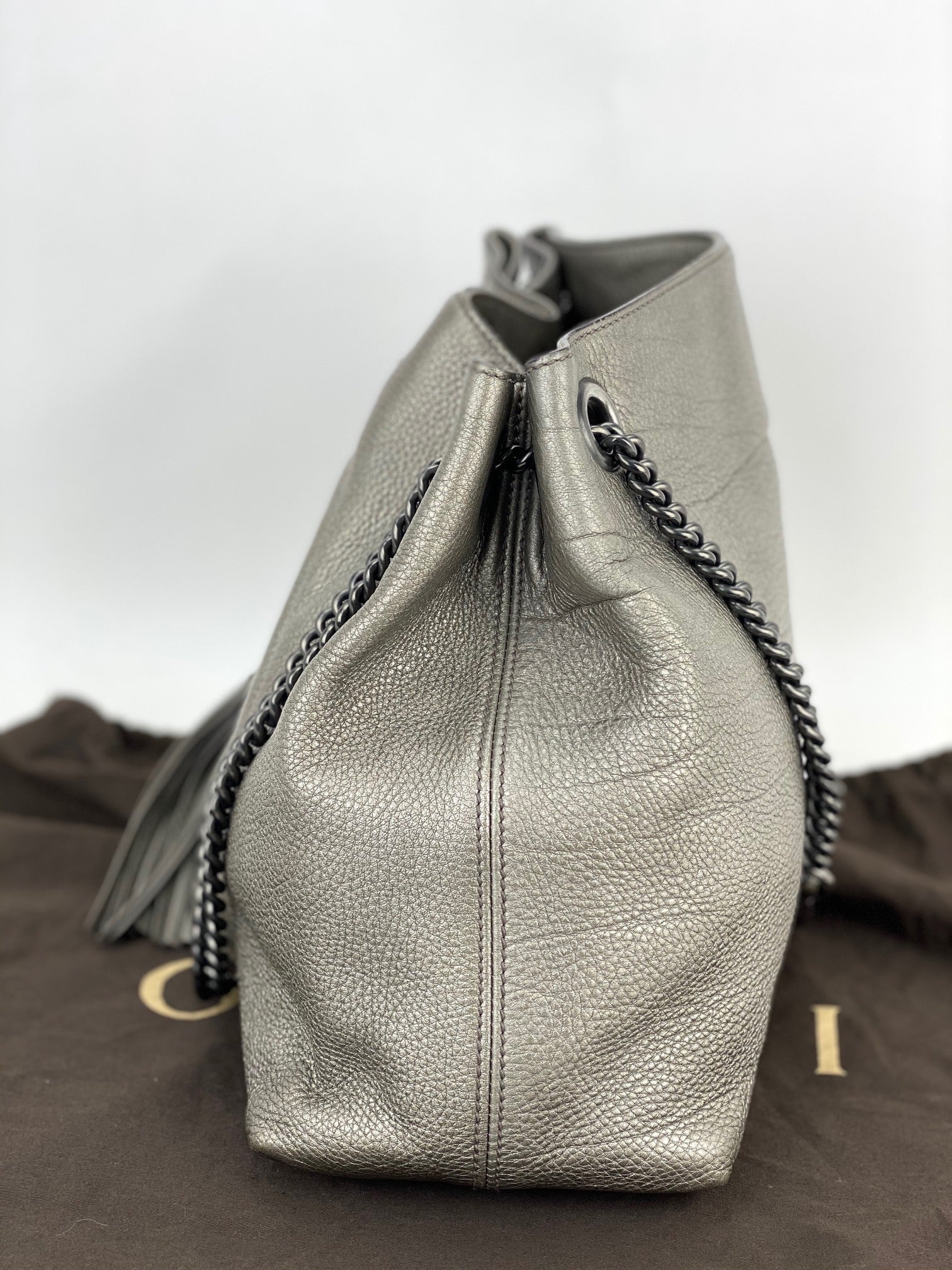 Gucci Metallic Pewter Pebbled Soho Medium Chain Tote Shoulder Hobo bag Pre owned