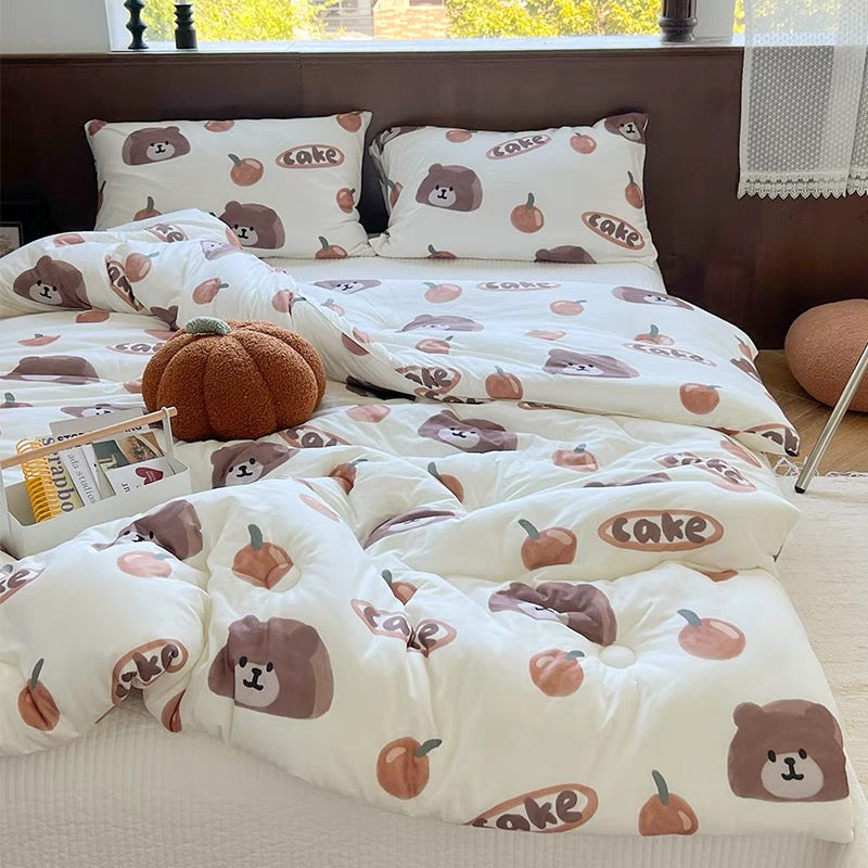 Bear print comforter / duvet