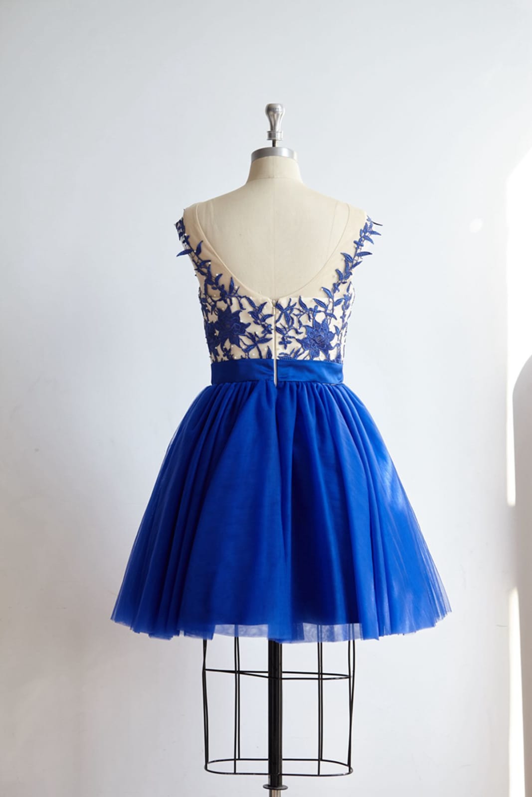 V Back Royal Blue Lace Tulle Short Knee Length Prom Party Dress