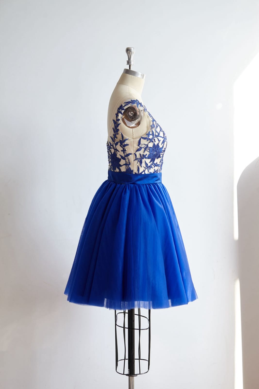 V Back Royal Blue Lace Tulle Short Knee Length Prom Party Dress
