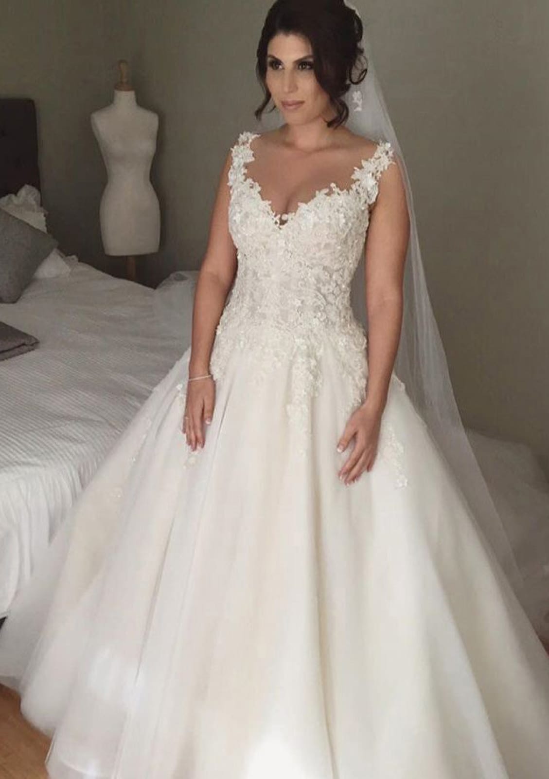 Ball Gown Sleeveless Illusion Back Lace Organza Wedding Dress
