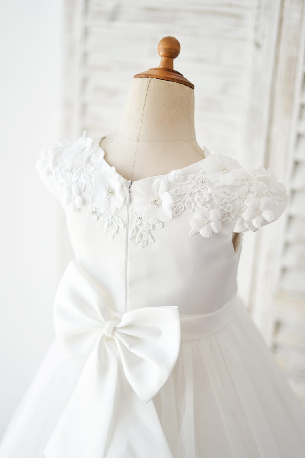 Ivory Lace Tulle Cap Sleeves Flowers Wedding Flower Girl Dress