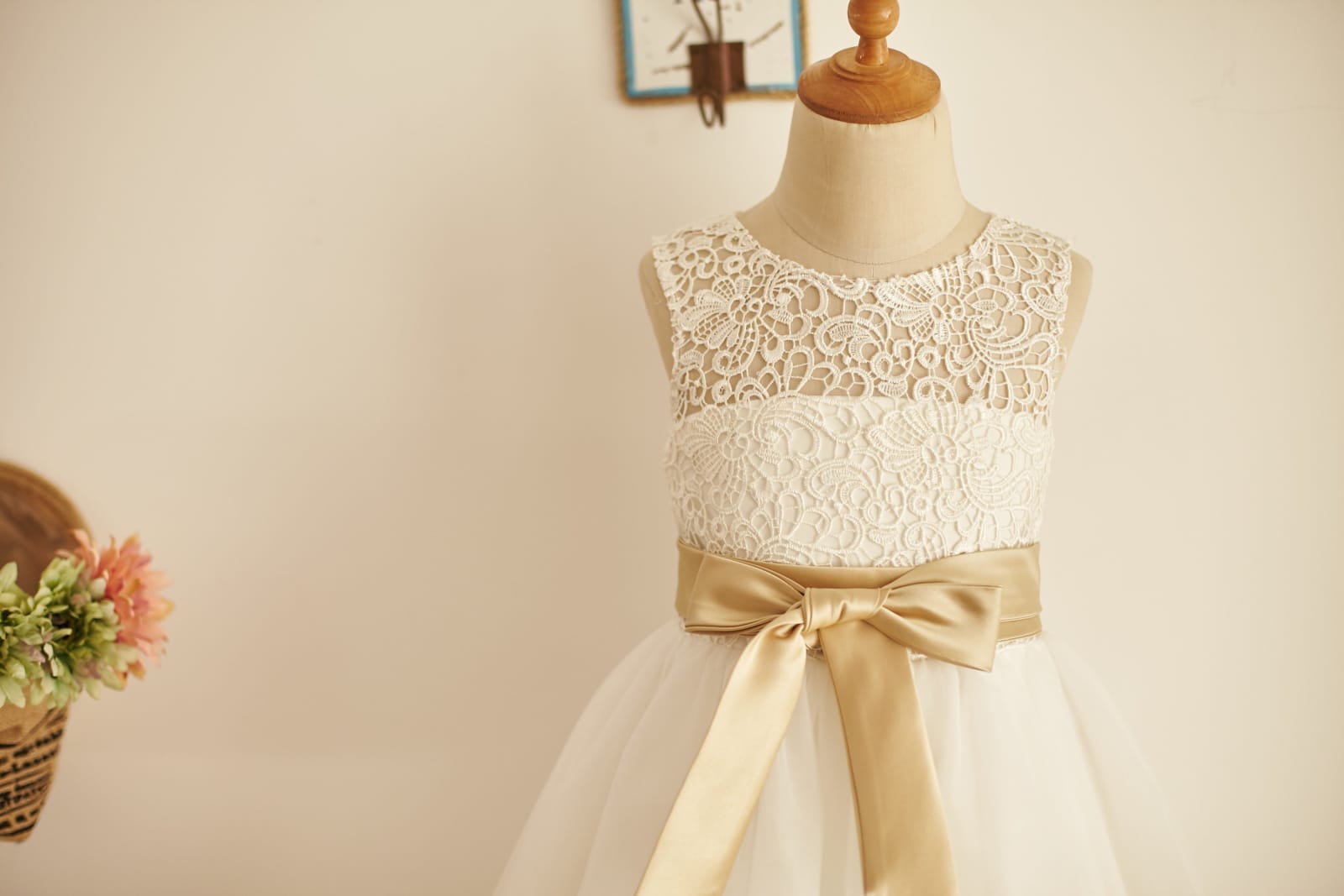 Ivory Lace Tulle Keyhole Back Wedding Flower Girl Dress, Belt