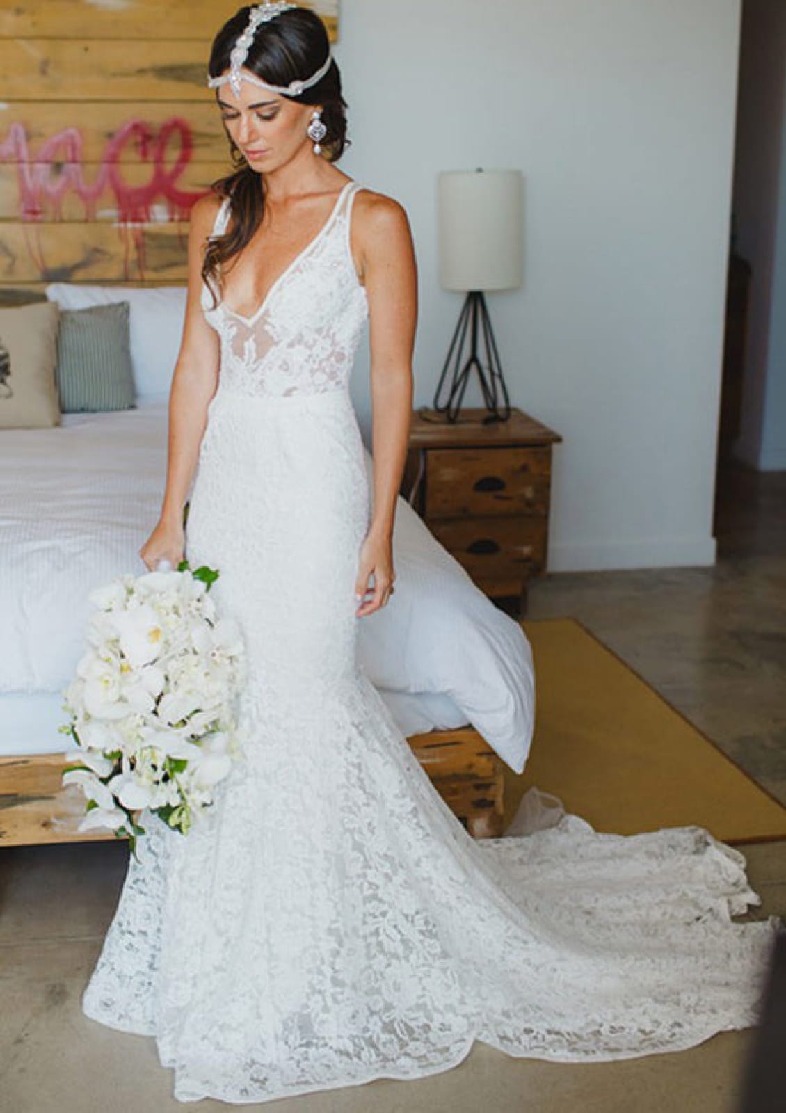 Mermaid V-Neck Sleeveless Fishtail Lace Court Bridal Wedding Dress