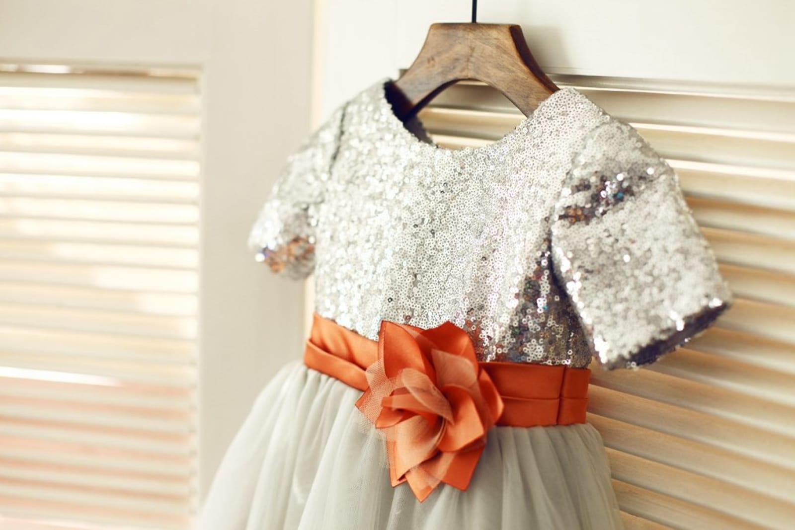 Short Sleeves Silver Sequin Gray Tulle Wedding Flower Girl Dress