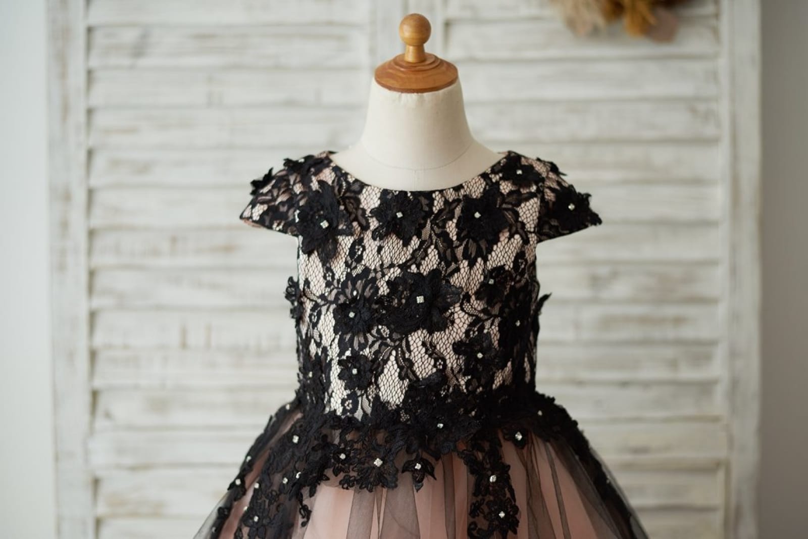 Cap Sleeves Black Lace Tulle Mauve Lining Wedding Flower Girl Dress