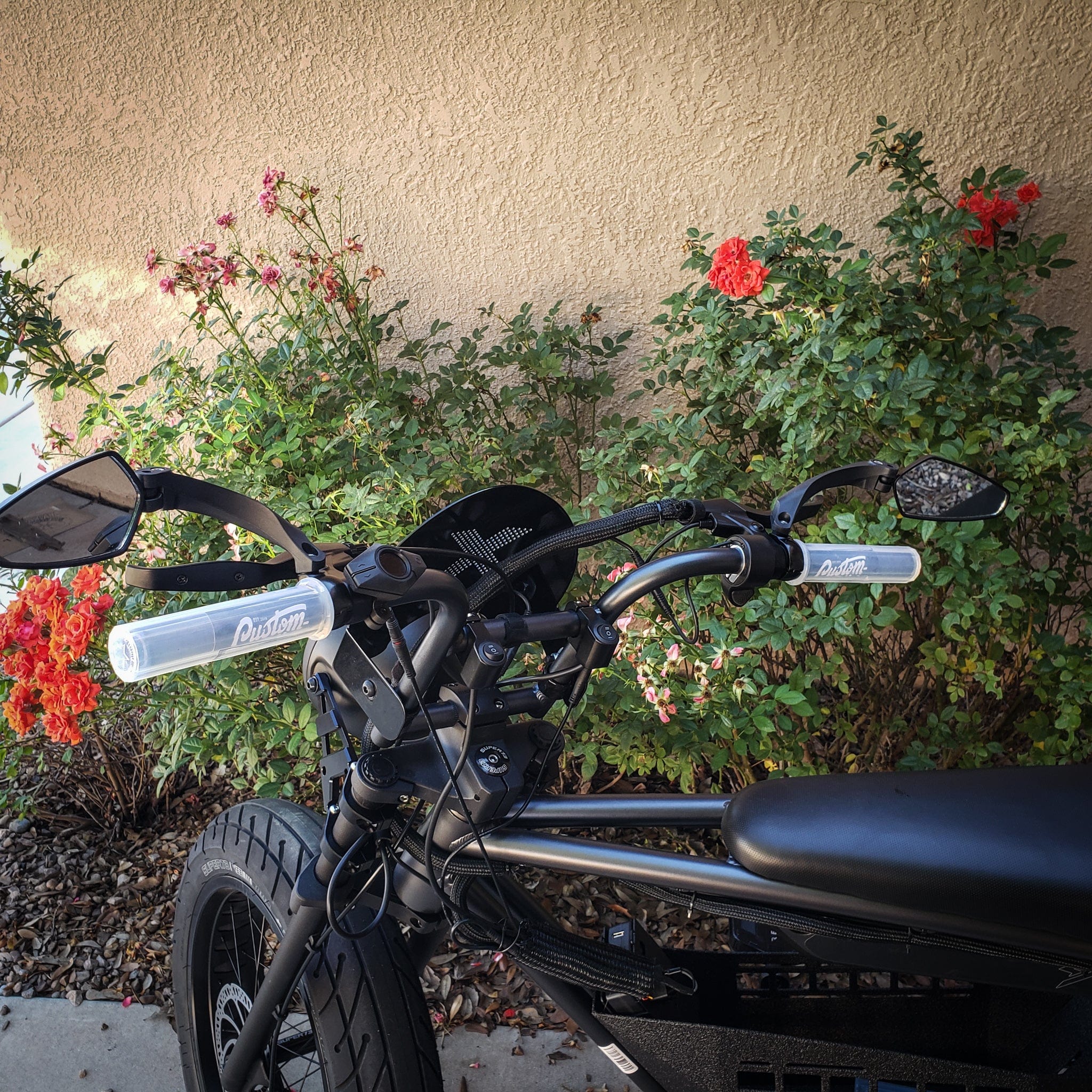 GEOMETRIC ARROW HANDLEBAR MIRROR - BLACK