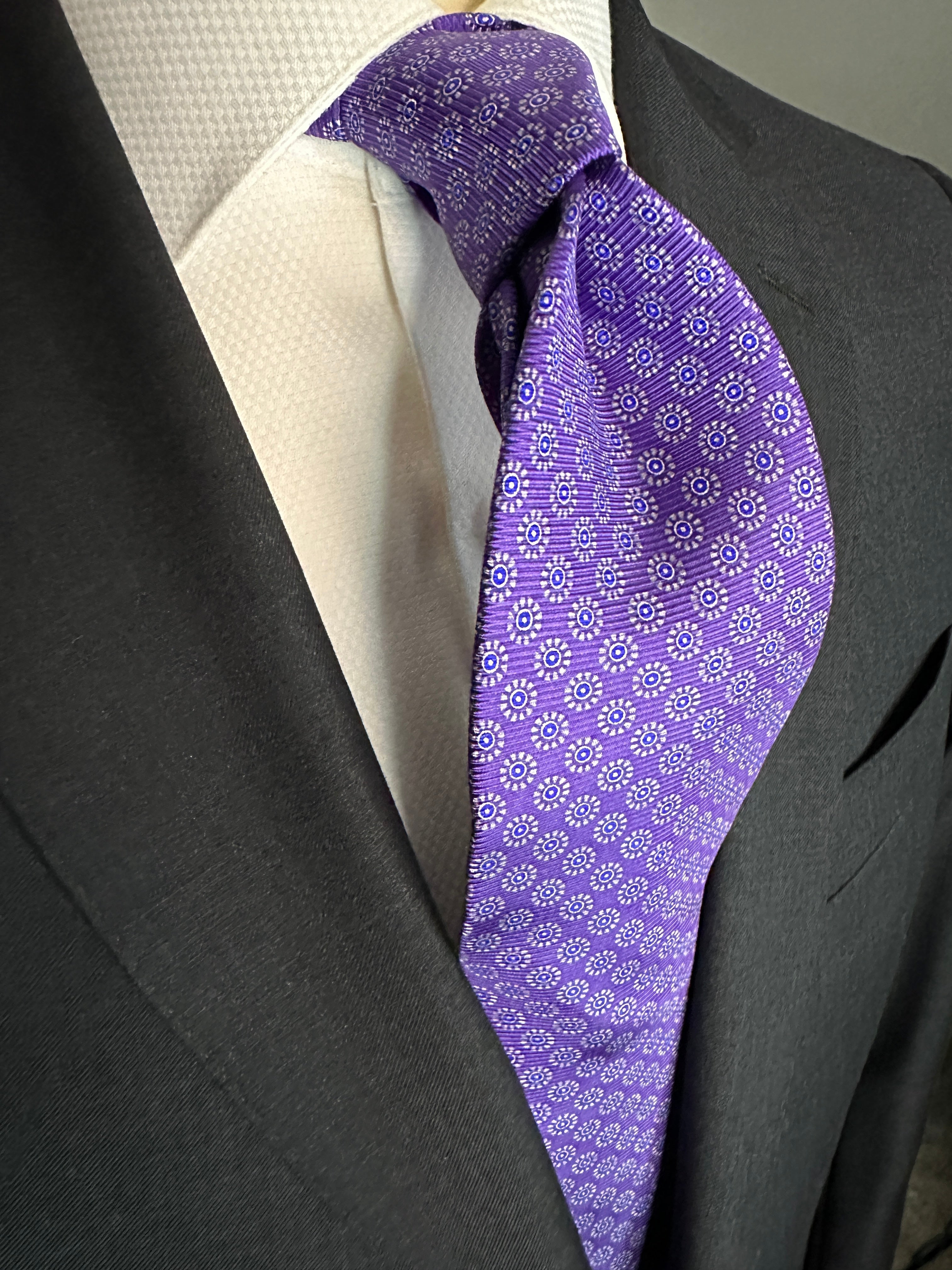 SUITCAFE Silk Tie Lavender With Small Chalk Floret Circles Twill