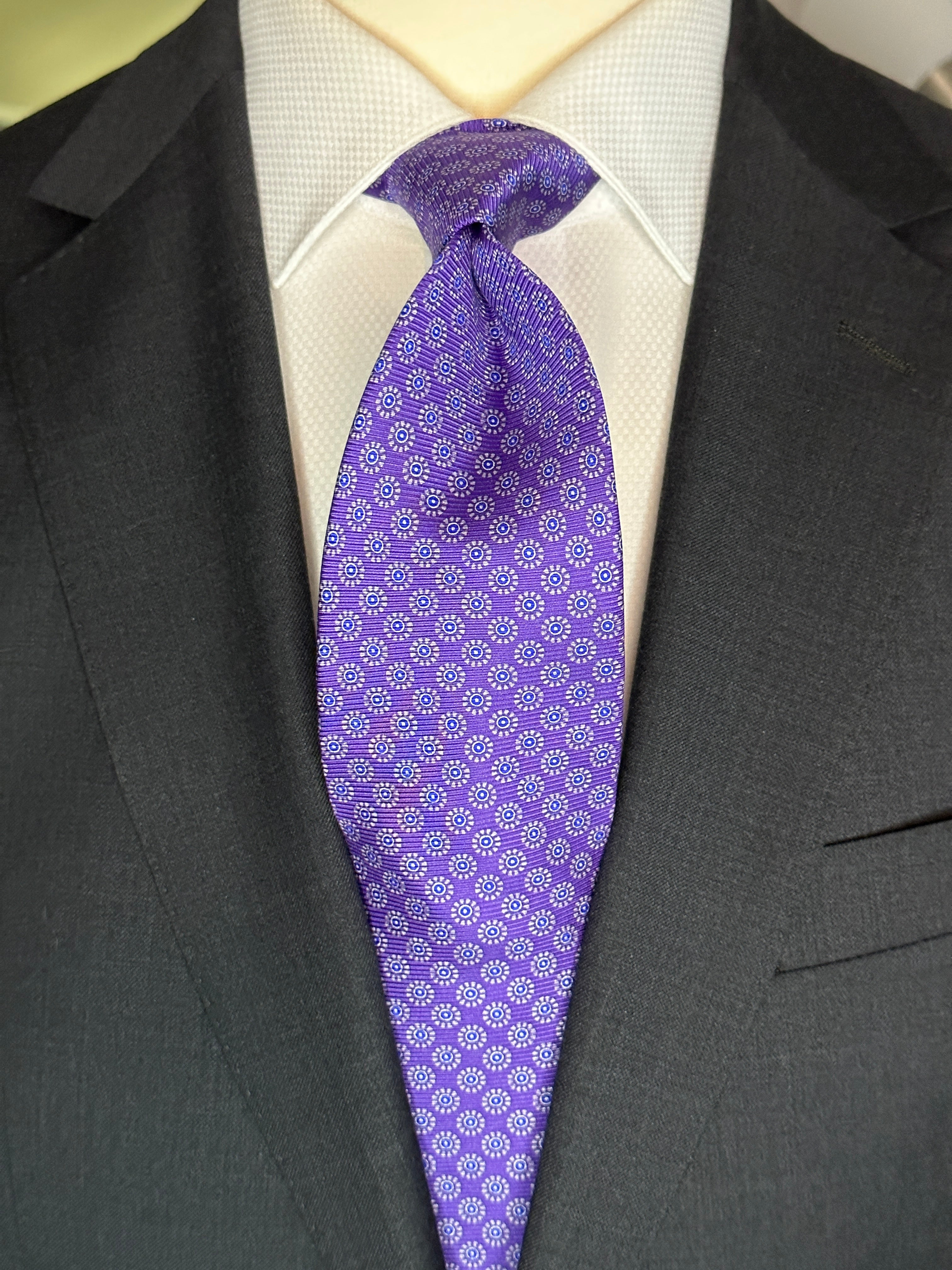 SUITCAFE Silk Tie Lavender With Small Chalk Floret Circles Twill