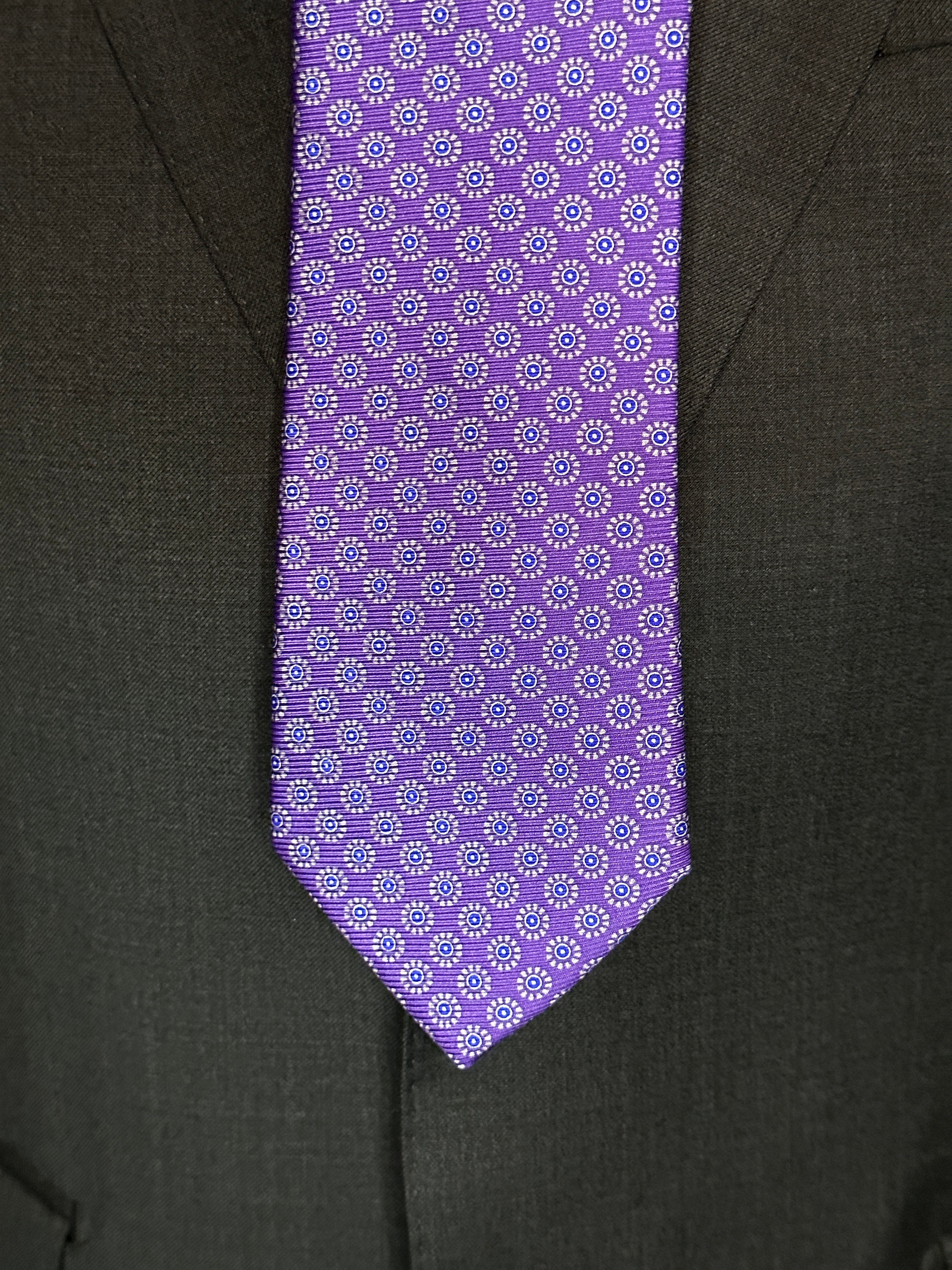 SUITCAFE Silk Tie Lavender With Small Chalk Floret Circles Twill