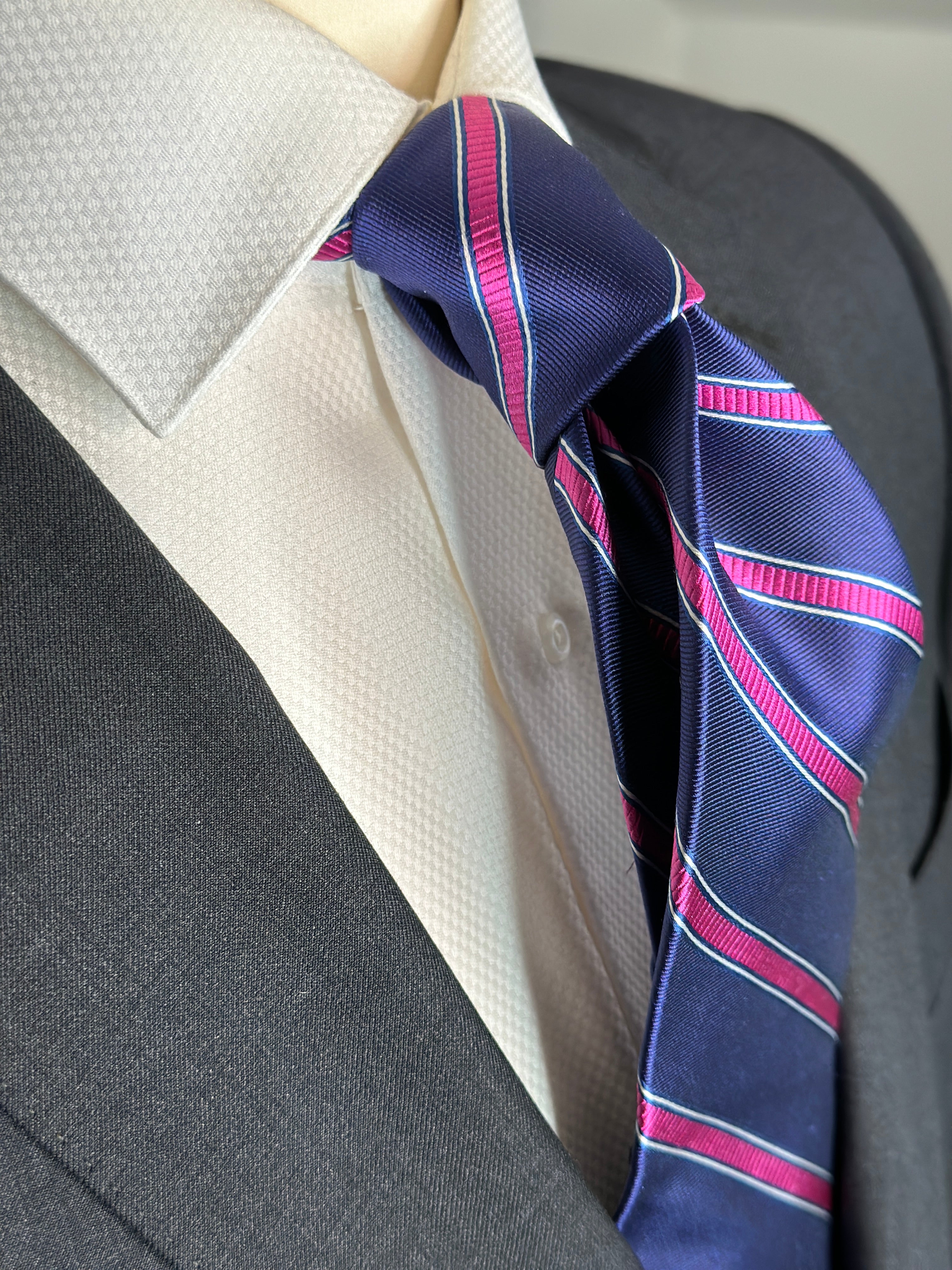 SUITCAFE Silk Tie Navy Blue With Pink Stripe Woven