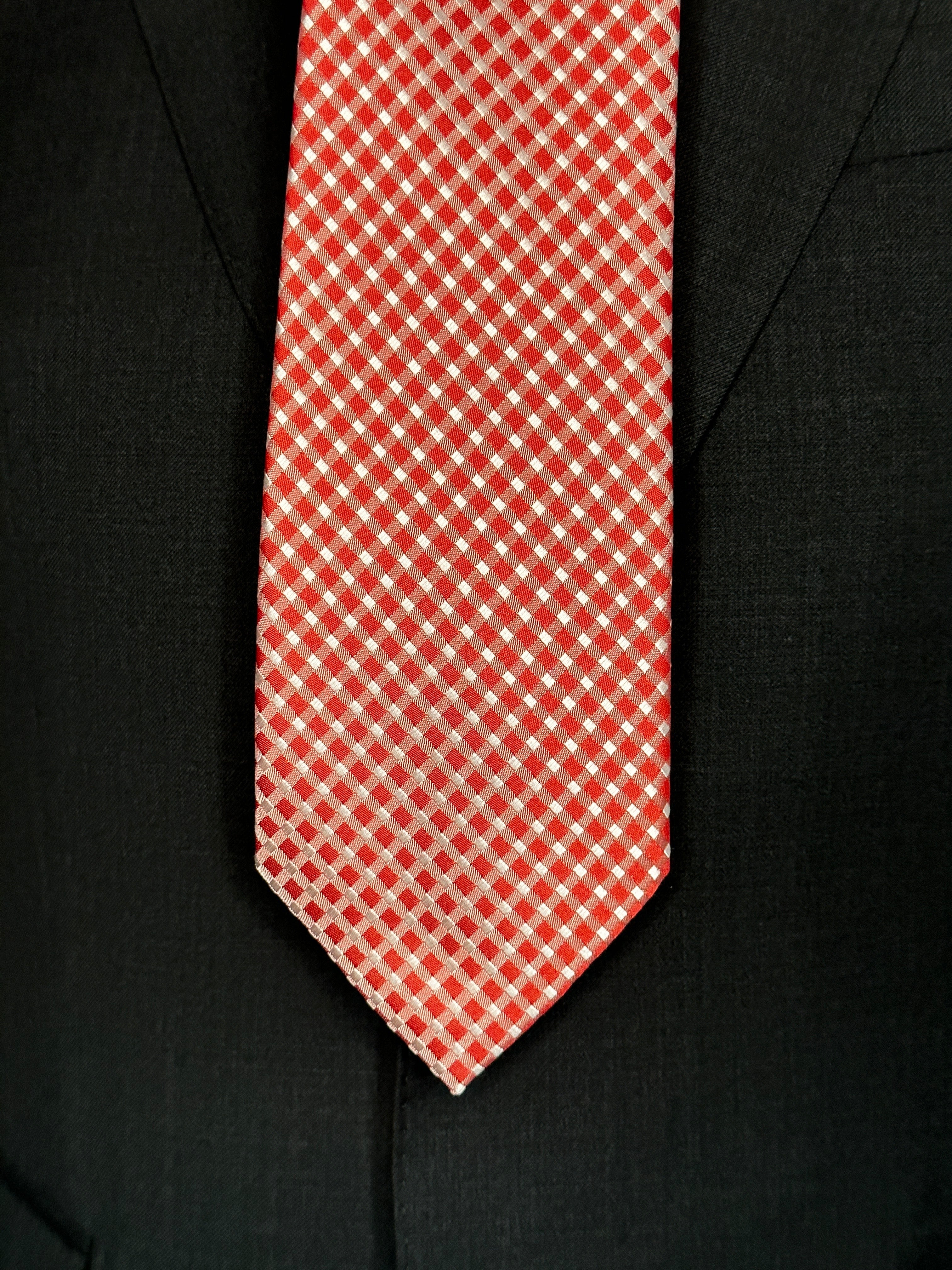 SUITCAFE Silk Tie Red & Stone Grey Geometric Lattice Woven