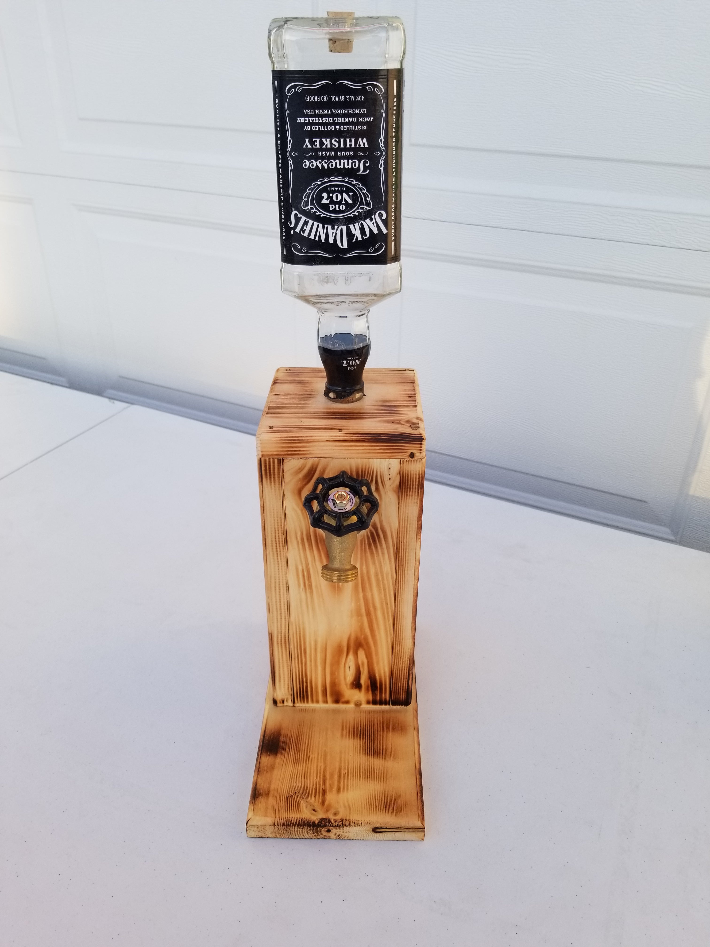 Liquor dispenser Jack Daniels Thirst Aid Station