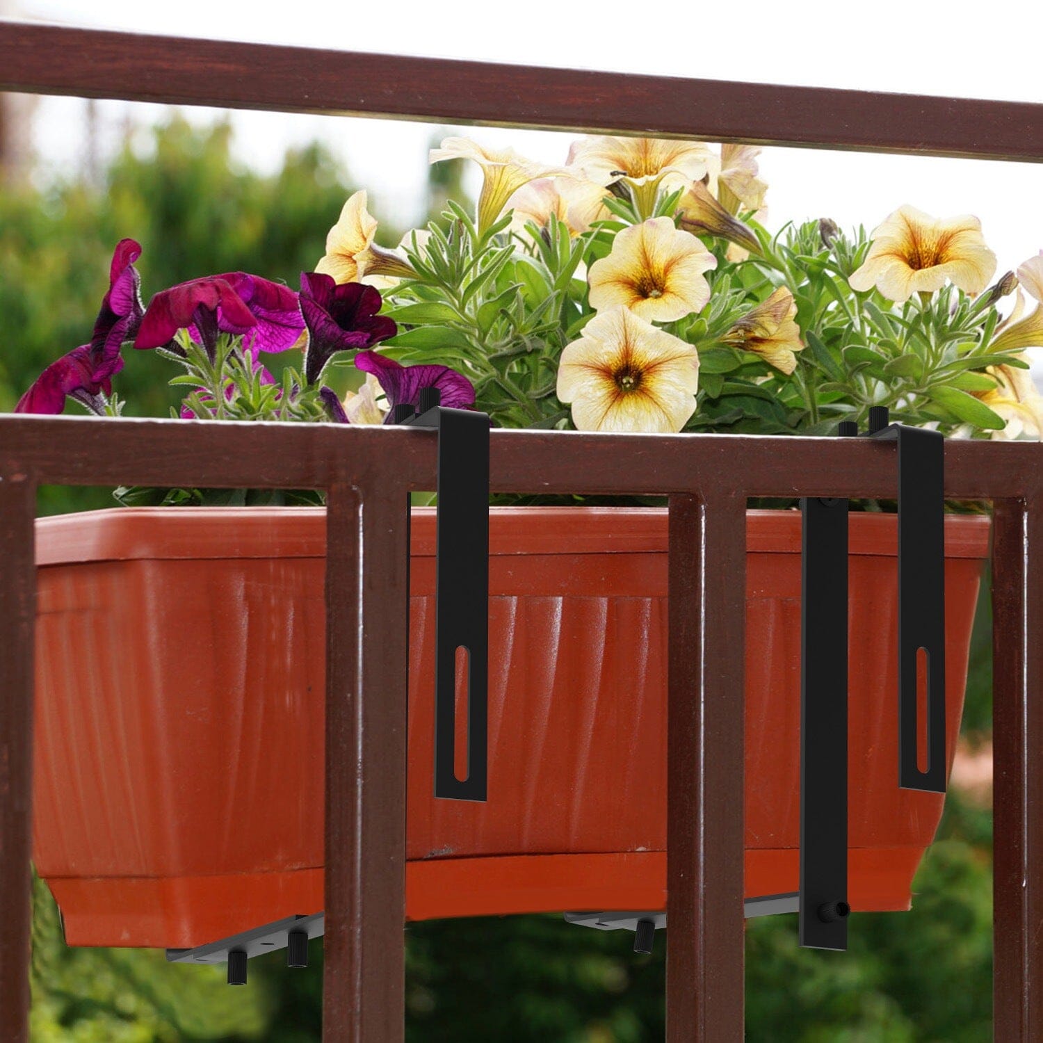 4-Piece: Adjustable Planter Box Brackets