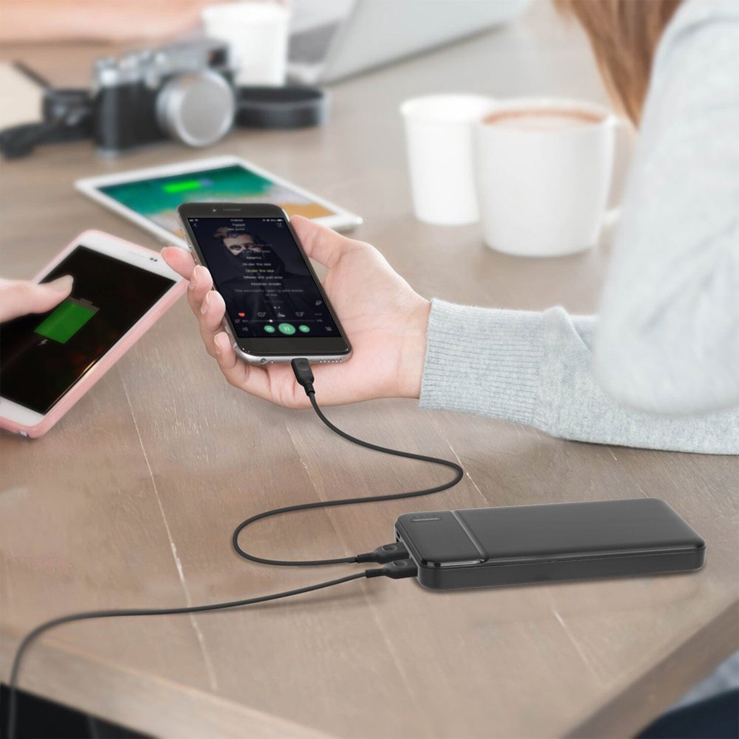 Portable Power Bank Phone Charger with 1 Micro USB Cable