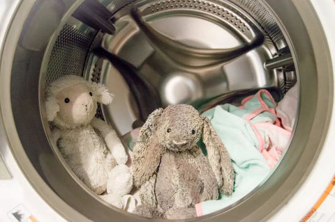 washing-stuffed-animals-1728x800_c