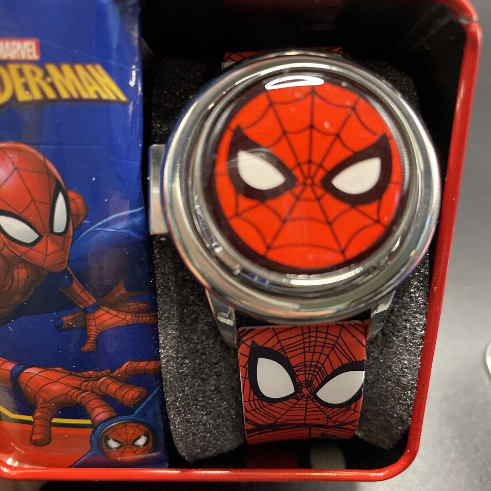 Marvel Spiderman Face Spinner Flip Cover LCD Youth Watch Graphic Band Collectable Box