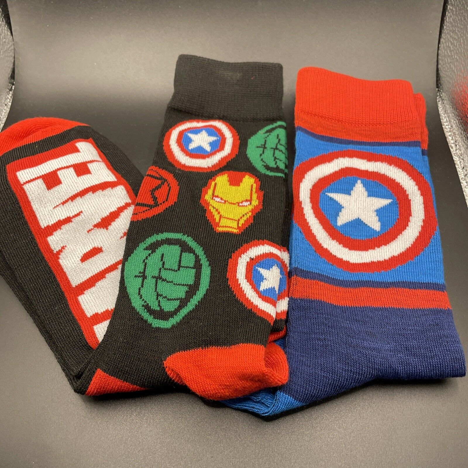 Marvel Captain America Shield & Heroes 2Pack Mens Crew socks Size 6-12