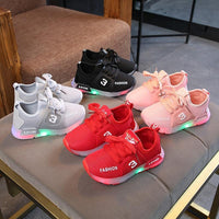 Children Luminous Led Shoes Boys Girls Sport Running Bright Shoes Baby Flashing Lights Fashion Light Up Led Sneakers Toddler Little Kids LED Sneakers